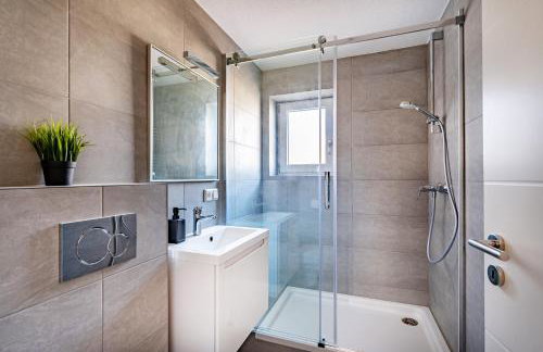 Monteur- & Gästewohnung mit Küche, WLAN & Parkplatz - SCH04 - Foto 6