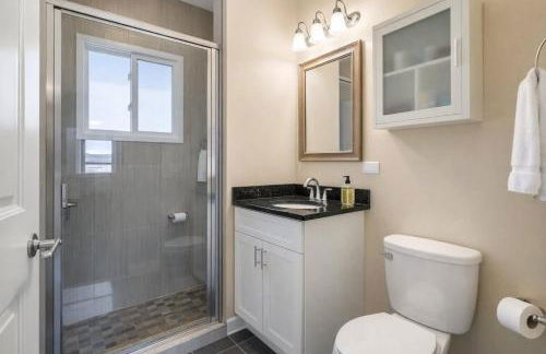 Spacious 5-Bedroom Retreat in Forest Park - Foto 26