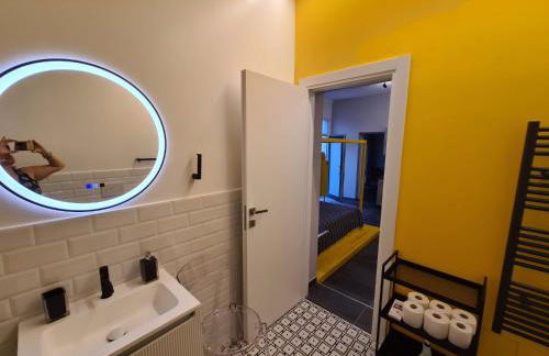 Be Magenta, Art Home - Yellow style - Near Milano, Rho Fiera, Malpensa - Foto 41