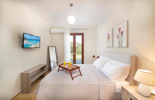 Etesians Villa, Heated Pool & Spa Whirlpool, BBQ, By ThinkVilla - Foto 28