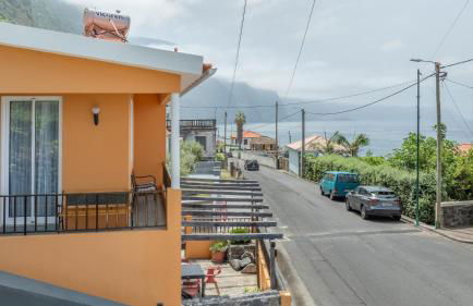 Coastal São Vicente Mountain & Sea View Hideaway with Free Parking - Foto 39