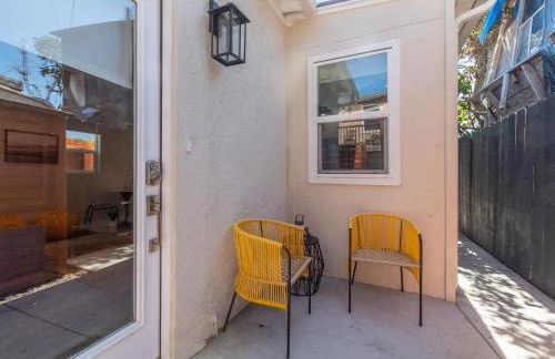 Beach Bungalow Perfection - Private Patios, BBQ walk2beach & Pet Friendly! - Foto 13