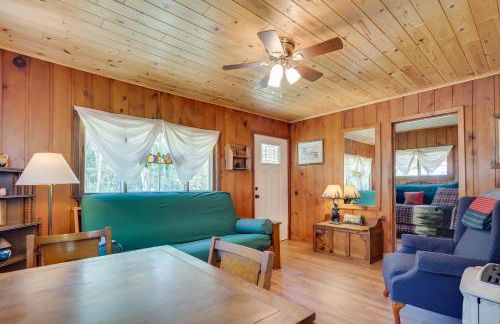 Walk to Lakefront! Cabin 21 Mi to Boyne Mtn Resort - Foto 1