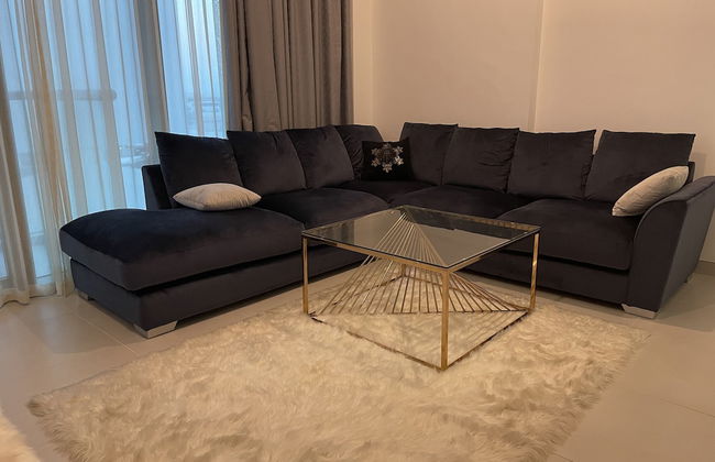 Luxurious and Spacious One-bedroom Apartment in the Heart of Dubai - Foto 1