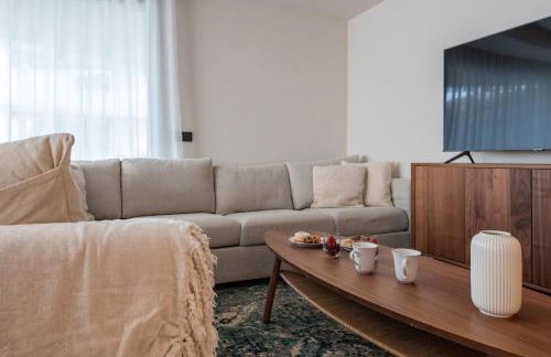 Newly Built 3 BDRM Luxury Apt Close to the Beach - Photo 12