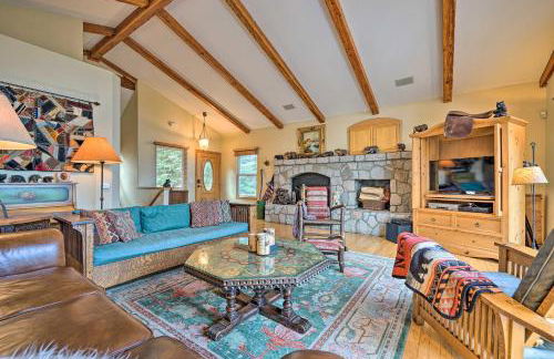 Wraparound Deck Woodland Cabin in Lake Arrowhead - Foto 5