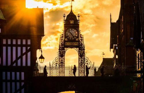 Chester City Centre Waterfront Apartment - Photo 70