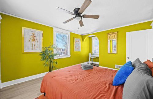 Cozy & Creative Top Unit in Lou's Arts District - Foto 25