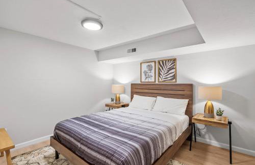 Stylish and Accessible Six Bedroom Home in Wexford/Pittsburg With Kids Amenities - Foto 33