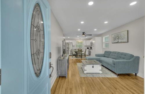 Single Story Pet Friendly Home, with Fenced Yard, Fire Pit, 5min to Downtown!! - Foto 2