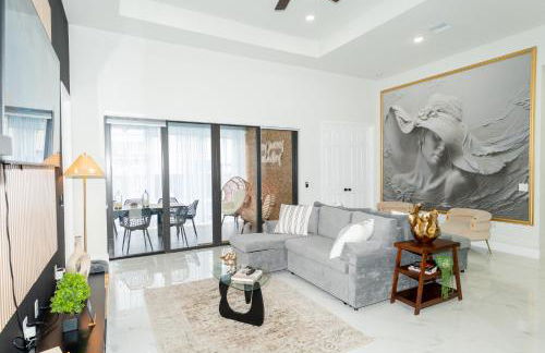 Designer Villa with Heated Pool, BBQ, Firepit, Ideal for Families & Groups - Photo 58