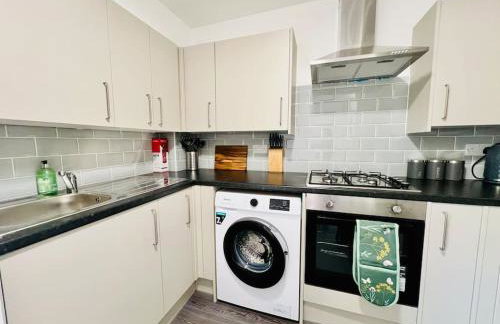 4 Bedroom House in the Heart of Basildon 2 mins to Town Center I Weekly or Monthly Stay Offer I Free Parking I Sleeps 7 - Foto 21