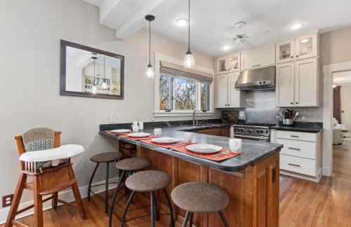 City Park Charm - Vintage Home with Modern Comforts - Foto 25