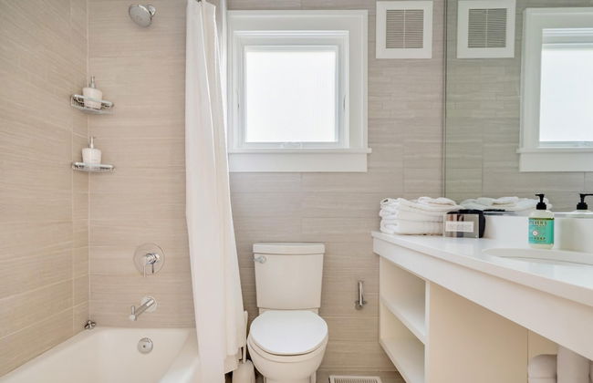 Downton Annie Apartment One 2BD 1BA Parking - Foto 11