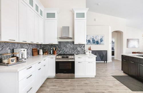 Sandcastle House Pool, Spa, Golf! - Photo 11