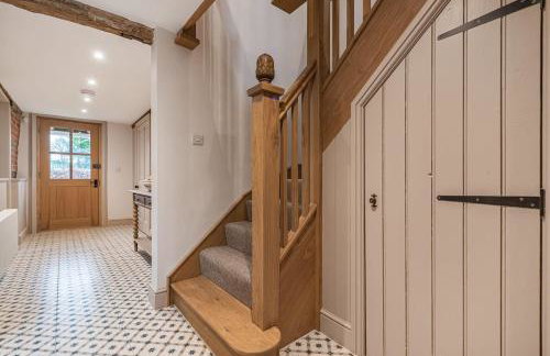 Luxury country oak beamed peaceful retreat - Photo 11