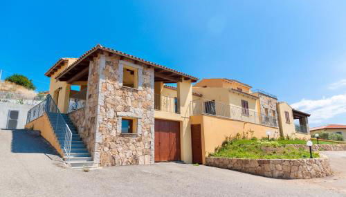 Residence in Malamurì near Budoni, apartments 4 beds with private outdoor area - Photo 3