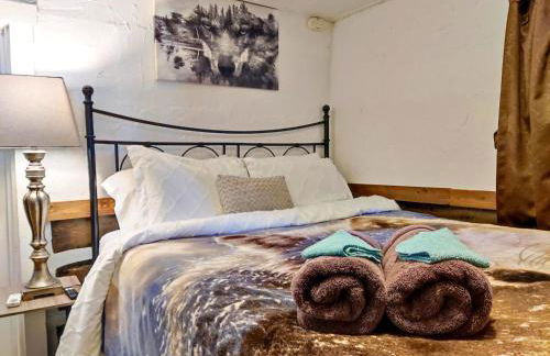 Wolf's Cabin-Walk to Downtown Noblesville - Foto 13