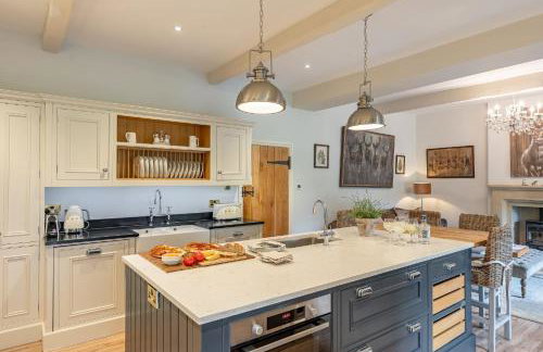 Sun Hill Farmhouse - Photo 4