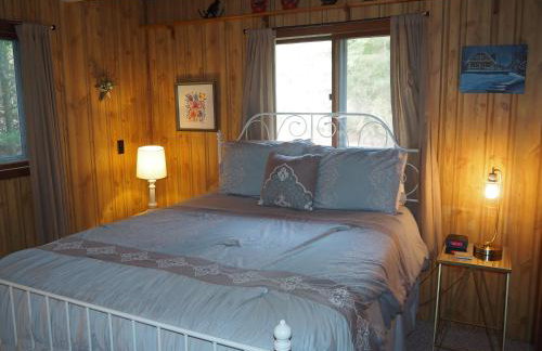 The Cub Hill Chalet - Private Lakefront with Spa! - Foto 33