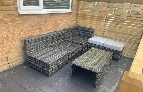 Modern 2BR Flat in Sale - Peaceful Stay in M33 - Great Transport Links - Photo 4