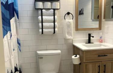 COZY LOON MOUNTAIN ESCAPE - Free shuttle, Pool, Hot tub, River&Mnt Views - Foto 4