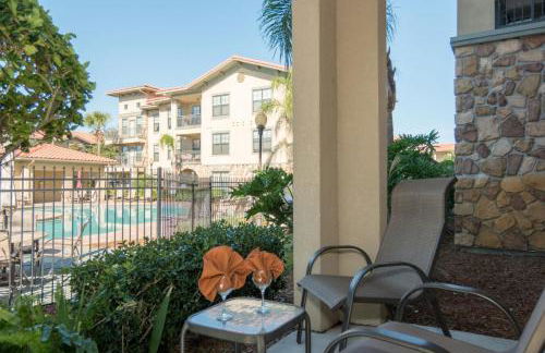 Pool view, 10 miles to Disney World, washer, dryer, kitchen, Wifi, two pools, ground level - Foto 24