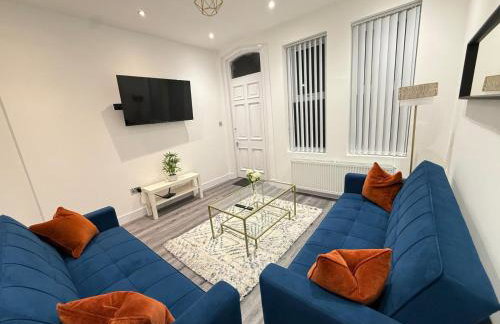 Spacious 4 Bed 4 Bath Stay with Free Parking - Foto 5