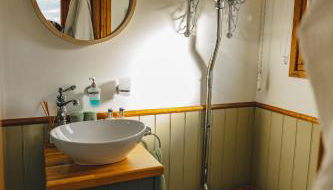 Fotheringhay Glamping - Photo 3