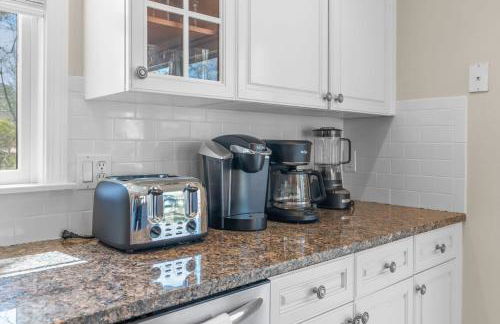 Summer by the Sea - Central to all beaches & ponds - Foto 14