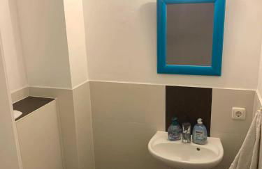 Ganzes Haus nahe Messe und nur 15 Min Zentrum-Hannover - including parking - WLAN - komplett ausgestattet - 3 Schlafräume - Whole Guest House near Fair - and only 15 Min Centre of Hannover - 3 bed rooms - highWLAN - with working places - garden - Foto 11