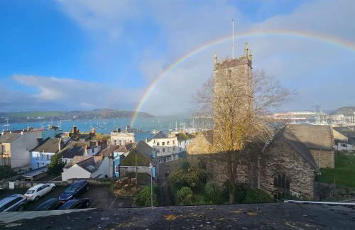 Stunning High Street Townhouse With Sea Views & Parking at 'Tide View Townhouse' - Foto 26