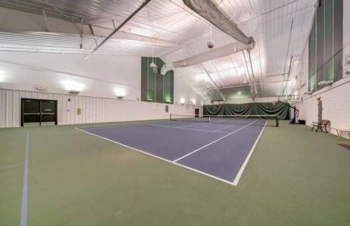 Secluded Retreat w Hot Tub, FirePit & Pool Access - Foto 49