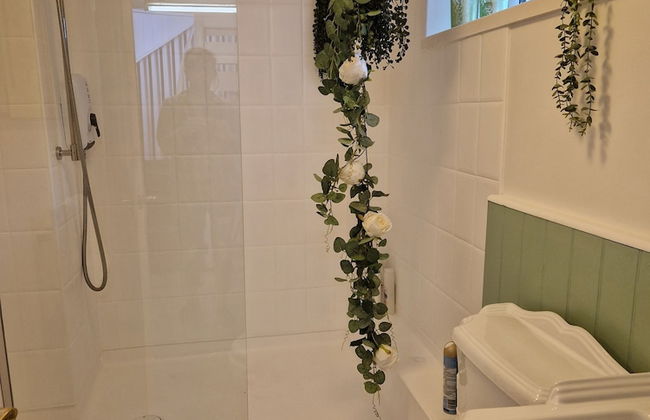 Lovely 2-bed Cottage in Coalbrookdale Telford - Photo 6