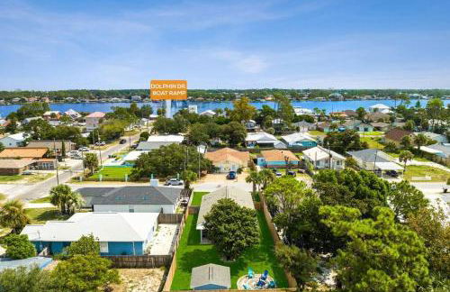 March Sale! Walk to Beach - Large Private Yard - Fire Pit - Dog Friendly - Foto 24