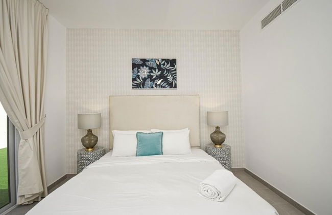 Elegant 3 BR Dubai South - Photo 15