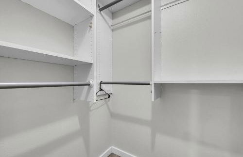 Cozy 5BR Home Sleeps 12 Near Downtown Austin and Tesla - Foto 6