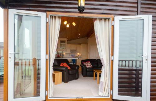 Finest Retreats - Whitsand Bay Lodge - Photo 32