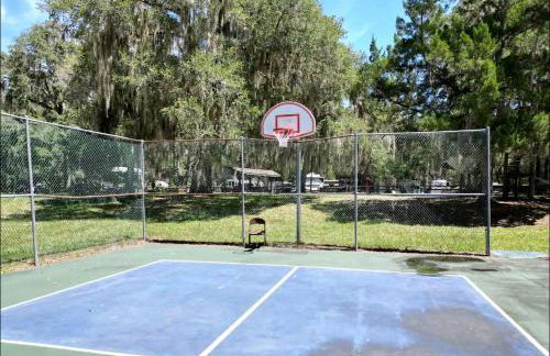 Wonderful Cottage Overlooking the Lake with Porch in Florida - Foto 24