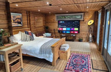 Clarence Cabin, King Bed & Free Parking - Foto 1