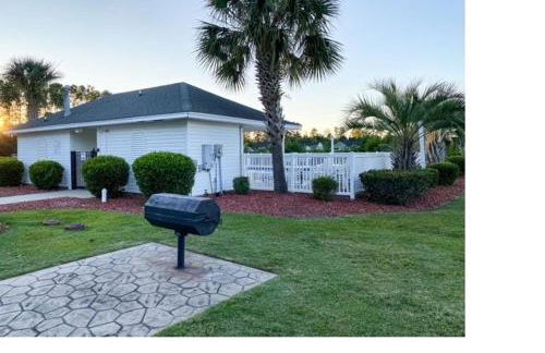 D2 Bishop on the Green 2 BR 2 BA Condo Colonial Charters Golf Course - Foto 4