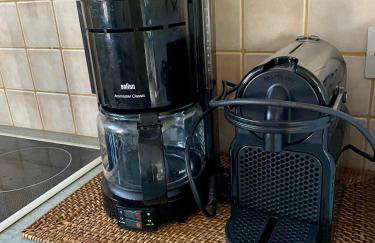 Family D 3 bedroom house with BBQ&Patio in huge estate! - Photo 14