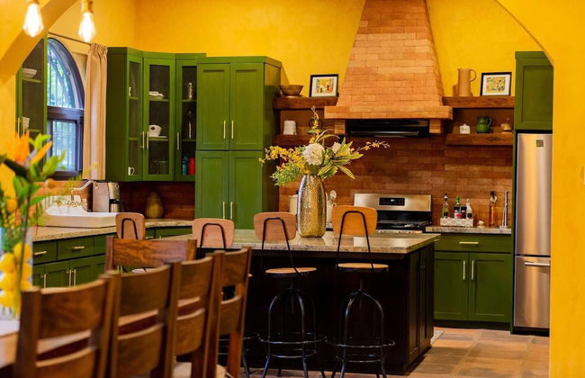 Remarkable 4-bed Villa in Retalhuleu, Guatemala - Photo 8