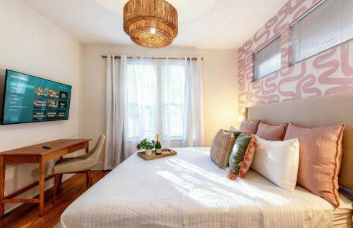 Skyline Views with Double Rooftop Deck & Game Room - Foto 16