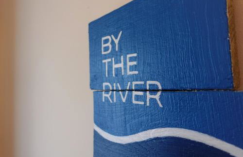 By the River - Foto 9