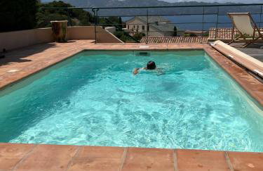 Villa avec piscine privative et vue imprenable sur le golf de Saint-Florent à 300 m de la plage - Foto 2