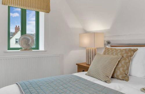 Honeysuckle Cottage - Hot Tub Packages Available - Photo 15