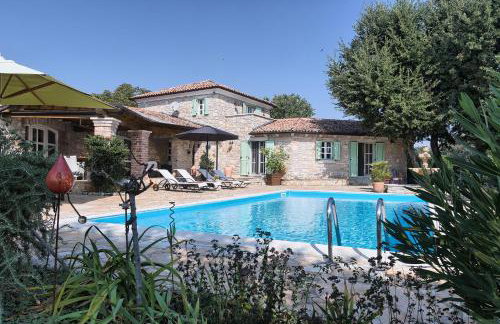 Villa Karim near Poreč with large garden & 50 m2 private pool - Foto 1