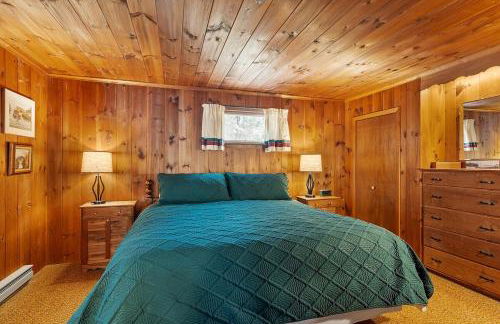 Lakeside Getaway - Lake Access & Firepit - Photo 3