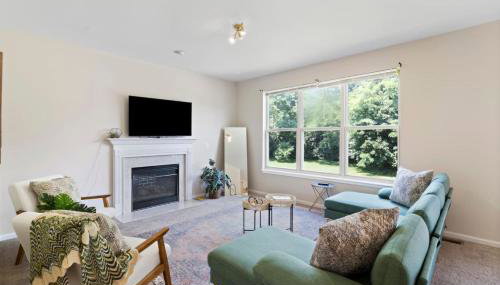 Quiet Suburban Home with Art Deco Flair - Foto 4